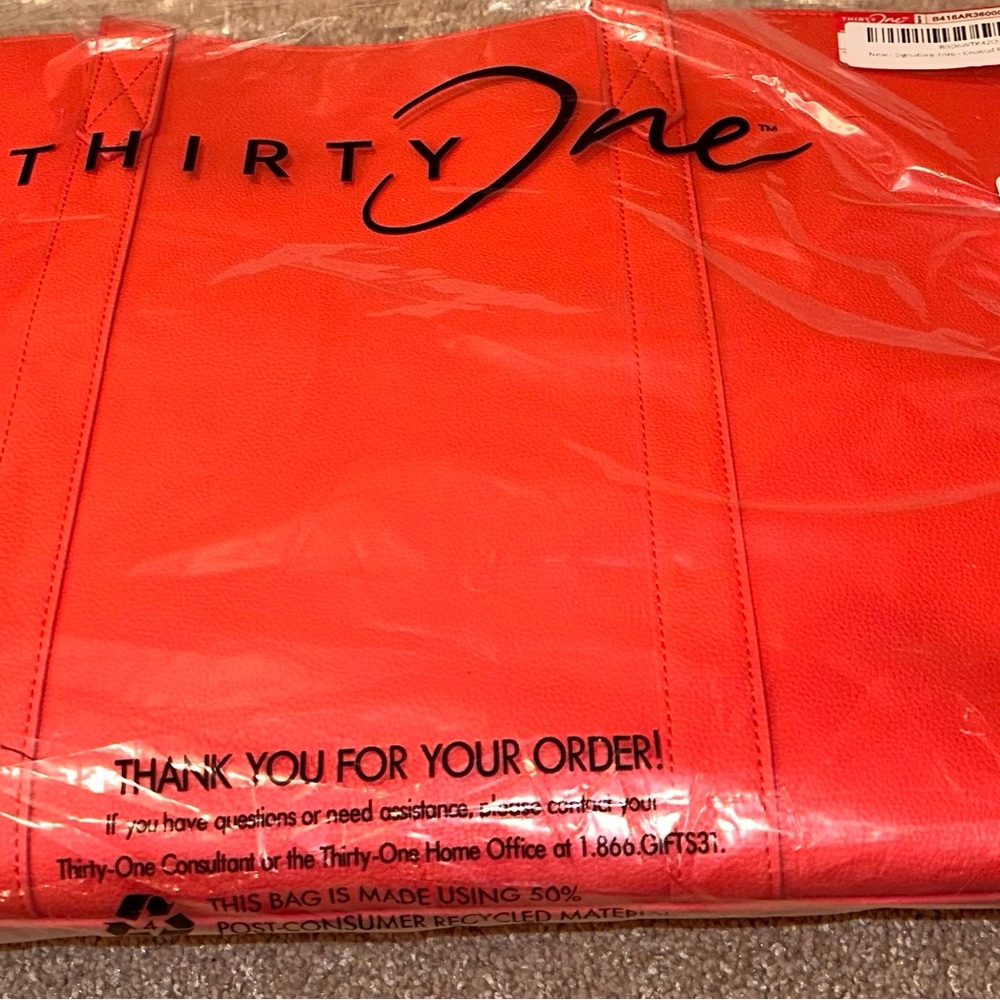 Thirty-One Signature Tote. Pattern Coastal Red - Picture 14 of 15